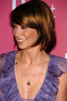 Jennifer Love Hewitt Short Hair Blunt Red Style